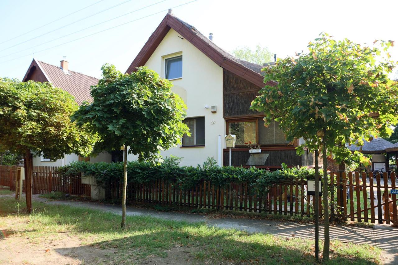 Nyuszis Apartman Kiskunmajsa Exterior photo